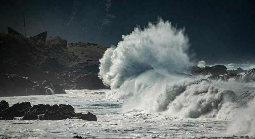 Román állampolgárt temetett maga alá Tenerifén az óriáshullám