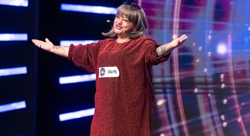 "Visszatért" a nagy színpadra Piliscsév botrányhőse, videón Varga Irén legújabb fellépése