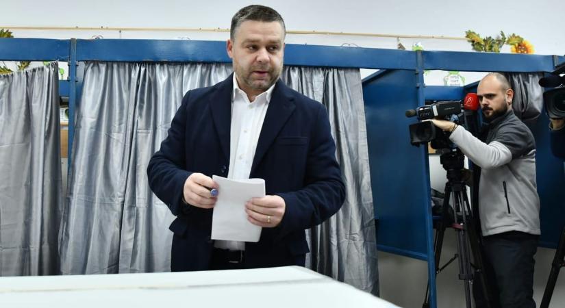 Ért a városhoz és nem korrupt – ez lehetett a fő oka annak, hogy egy váratlan fordulattal a liberális Ciucu nyerte a bukaresti választást