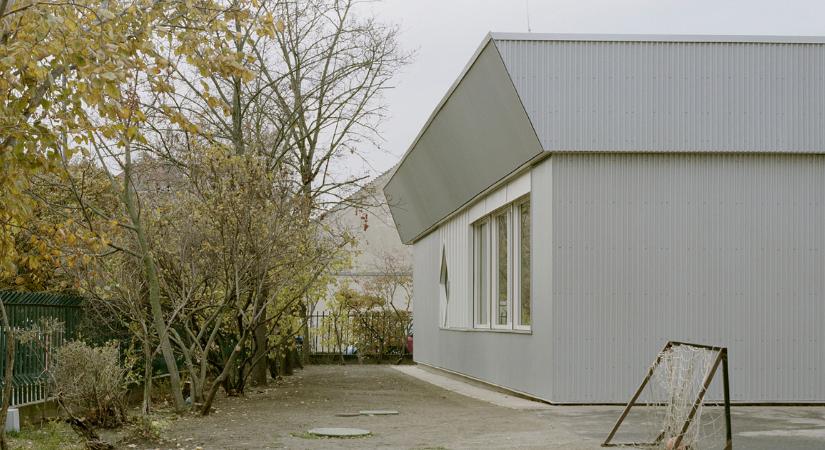 Iskolaépítés közösségi összefogással