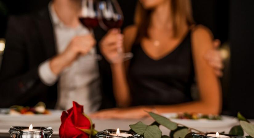 Extra kínos jelenetet rendezett egy fiatal az étteremben, a párkapcsolatába került