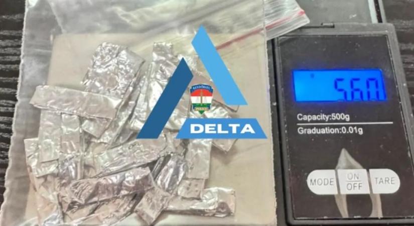 A parkban bukott le a drognagyi: hihetetlen, mi minden volt nála