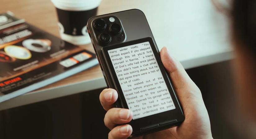 iPhone-ok hátára tapasztható e-könyv olvasó készült