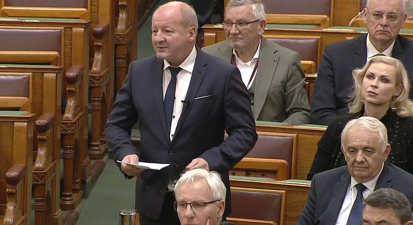 Dr. Simicskó István: Történelmi siker, hogy Magyarország adhat otthont a békecsúcsnak (VIDEÓ)