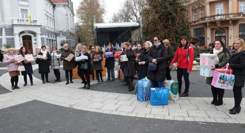 Szeretettel töltötték meg az óvónénik cipős dobozaikat