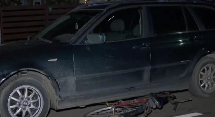 Kivilágítatlanul állt az út szélén a biciklis, tragédia lett a vége