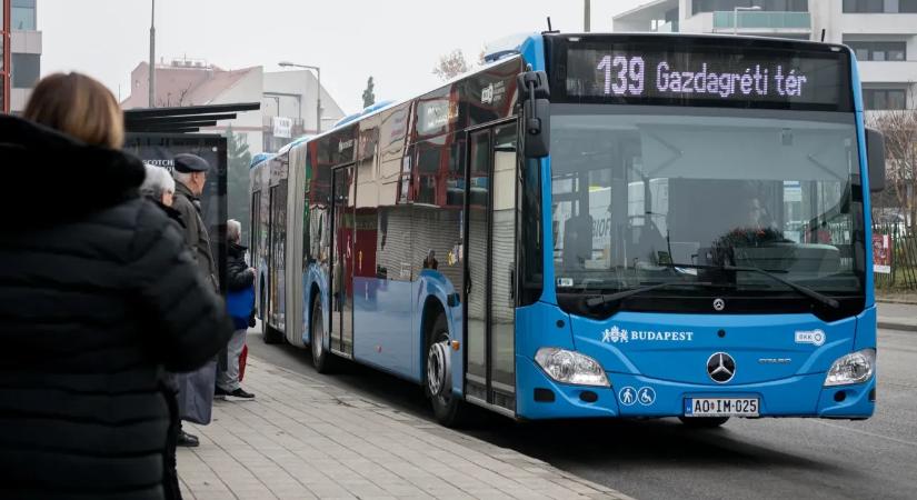 Új, modern dízel autóbuszok álltak forgalomba Budapesten