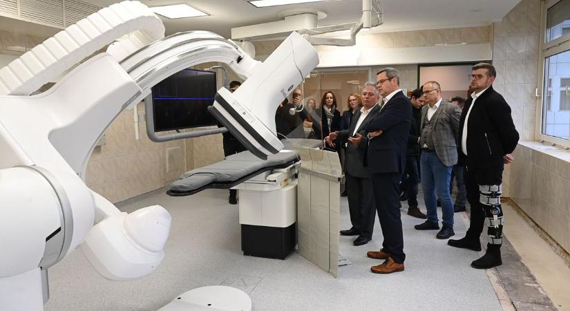 A szív- és érrendszeri betegek folyamatos ellátásáért – Csúcskategóriás DSA-készülékkel gazdagodott a szombathelyi kórház