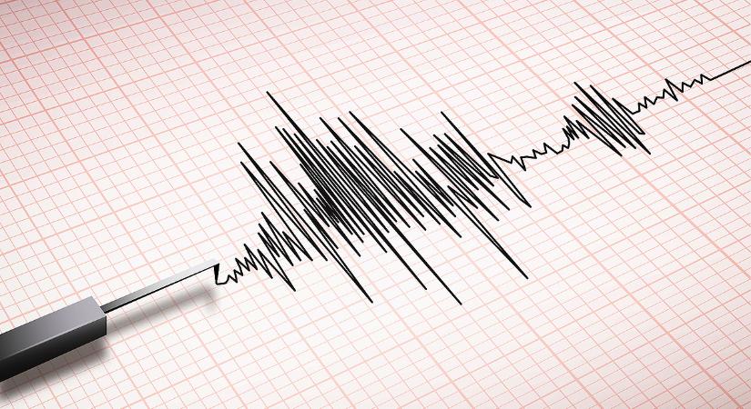 Elrendelték a cunamiriadót, óriási földrengés rázta meg Japánt
