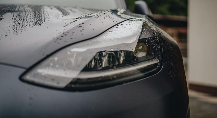 Nagy fordulat Brüsszelből: 2035 után sem halnak ki a benzines autók?