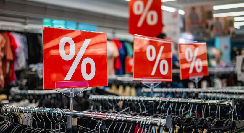 Tömegével lepik el a magyarok az új élelmiszerboltot, félelmetes jelentek játszódtak le