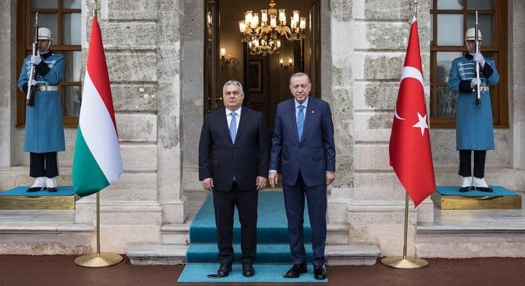 Orbán Viktor a török diktátort dicsőítette