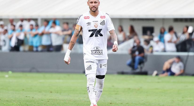 Neymart megműtik, és azután dönt a jövőjéről