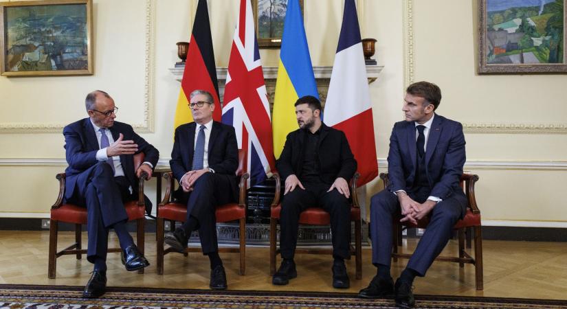 Zelenszkij Londonba utazott, Macron szerint számos kártya van a kezükben