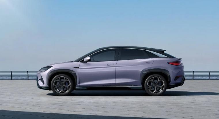 Hat EU tagállam kéri, hogy a Bizottság lazítson a belső égésű motorok kiszorítását célzó intézkedésein