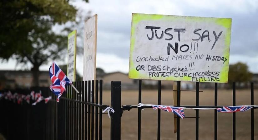 Nő a feszültség Crowborough-ban a tervezett migránstábor miatt – videó