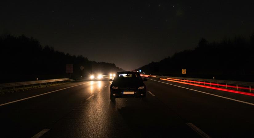 Leparkolt a sztráda közepén a részeg sofőr, majd elaludt