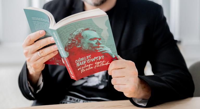 Erre a mocskosul őszinte kötetre vártak a magyar rajongók