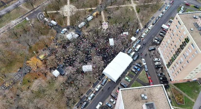 Halálba küldené az ismert jobboldali újságírót Magyar Péter elvakult, háborúpárti híve