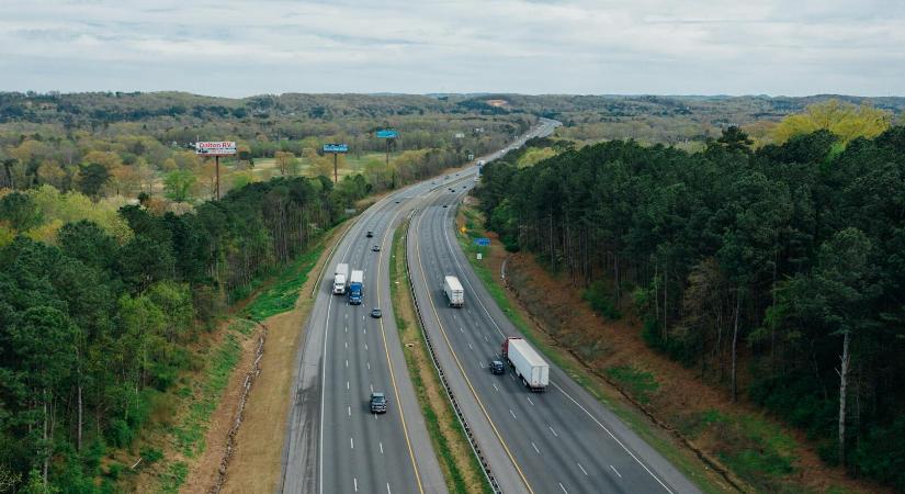 Kegyetlen árat kérnek 2026-ban a magyar autópályahasználatért, minden szomszédos országban olcsóbb