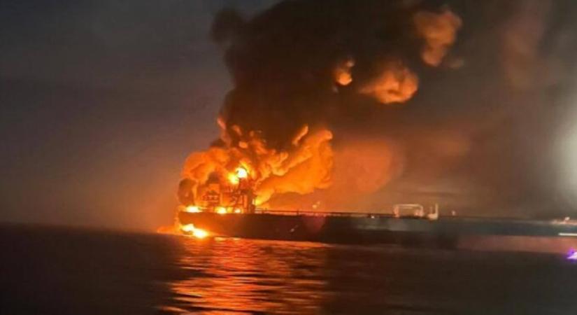 A tűzzel játszik a vízen Ukrajna – égnek az orosz árnyékflotta hajói