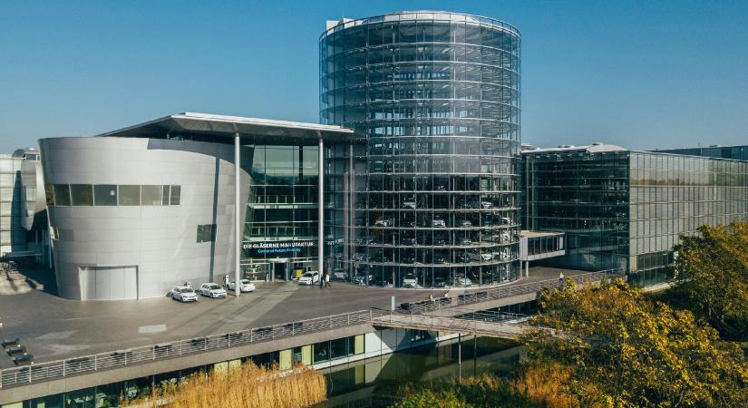 Itt a vége, leáll a termeléssel a leglátványosabb autógyár