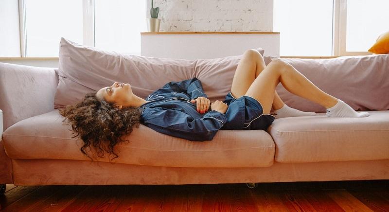 Szenátus: Havonta egy fizetett szabadnapot kaphatnak az endometriózisban szenvedő nők