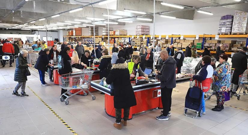 Megnéztük az új orosz diszkontot: mutatjuk, mit és mennyiért lehet kapni