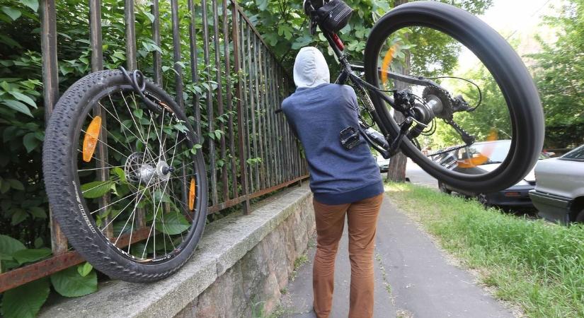 Hevesben nyitott meg az Idióta Biciklilopások Minisztériuma, bemutatjuk az első ügyfelet