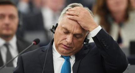 A magyarok többségének elege van Orbánból, aki ezért hatalmas költekezésbe kezdett