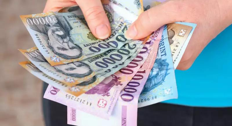 Gyengült a forint az euróhoz képest kedd reggel, nézd mennyit ér most a pénzed