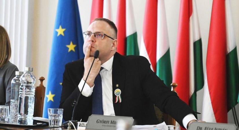 Furcsa magyarázatot adott Szolnok polgármestere, miért nem buktak el 619 millió forintot