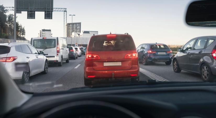 Januártól visszafizetik az autópálya-matricák árát a magyarok egyik kedvenc turistaországában, ha dugó keletkezik