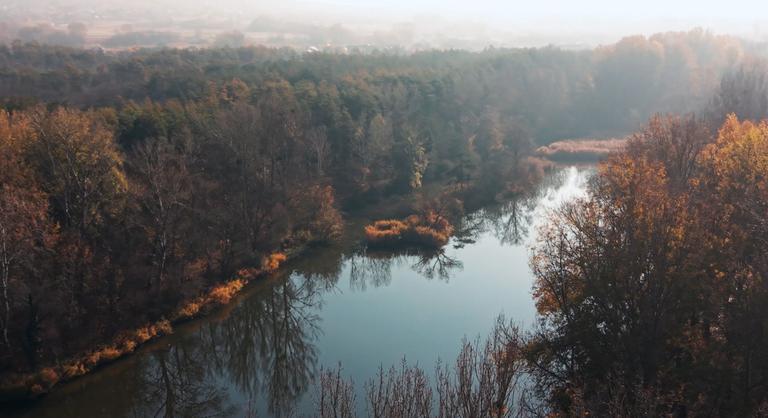 Ezekkel a trükkökkel saras úton sem csúszol meg: fontos tudni, ha autóval indulsz túrázni