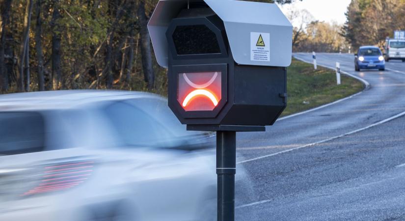 Magántraffipaxok jelentek meg az utakon