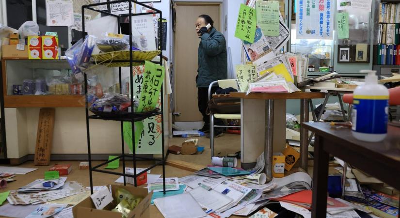 Több tucatnyian megsérültek az erős földrengés miatt Japánban, a helyieket újabb földindulásra figyelmeztették