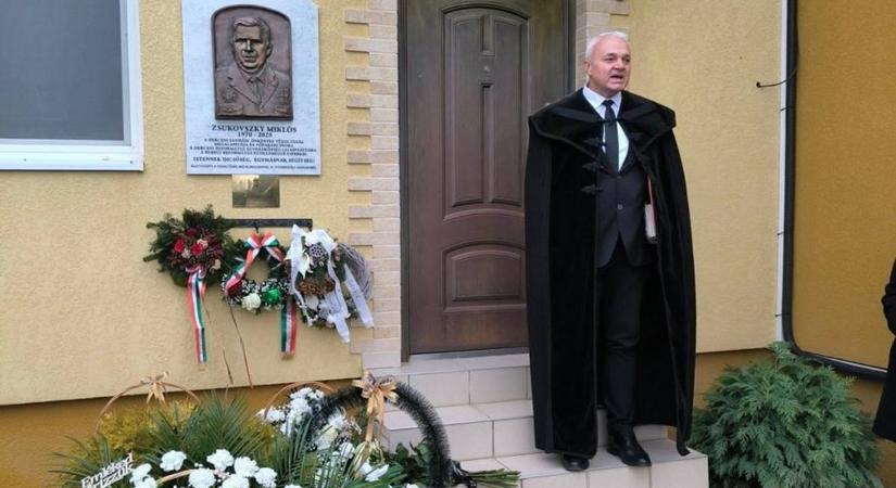 Dercenben emléktáblát és emlékszobát avattak Zsukovszky Miklós tiszteletére - Szolgálat Isten dicsőségére, embertársaink javára