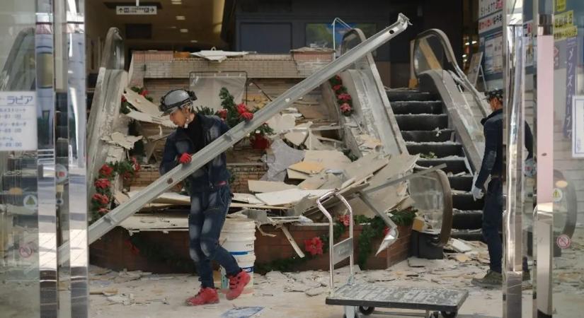 Földrengés rázta meg Japánt – ekkora sérülthullámra senki nem volt felkészülve