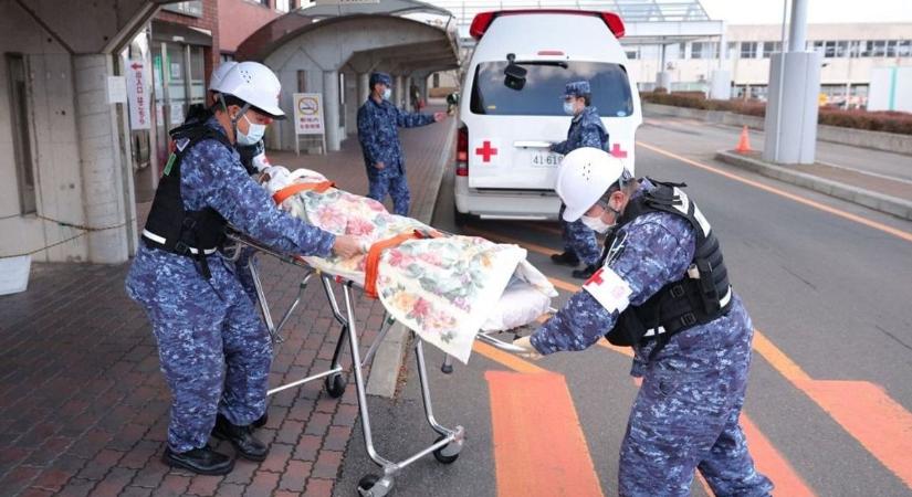 Sok a sérültje a Japán északkeleti részét megrázó földrengésnek