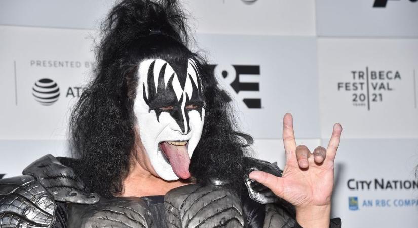 „Ha leesel a lépcsőn, az nem öl meg" - állítja a KISS frontembere, aki a drogot okolja zenésztársa haláláért