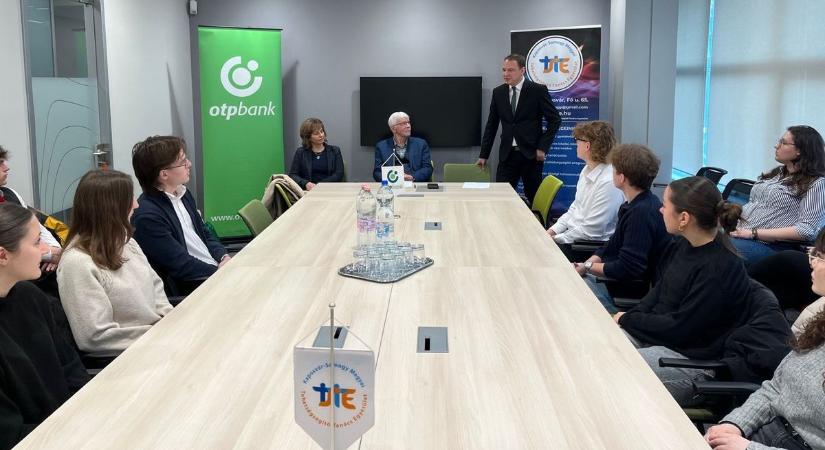 Ezek a kaposvári sulik nyertek pénzt az osztálykirándulásukra