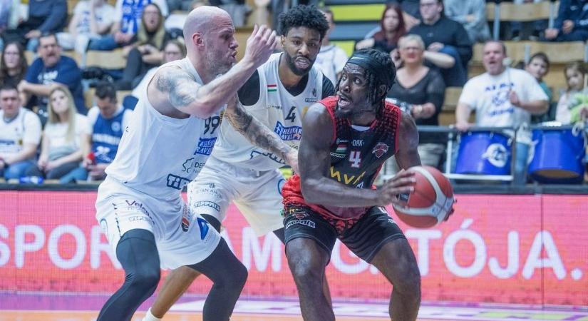 Az Alba szaloncukrot, az OSE győzelmet ajándékozott Mikulás-napra