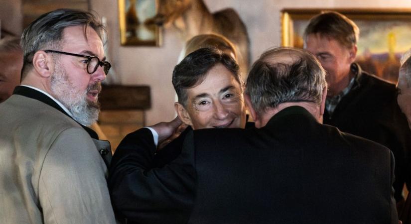 Vitája van a lakótársakkal, L. Simon László módosítani tervezi a társasházi törvényt