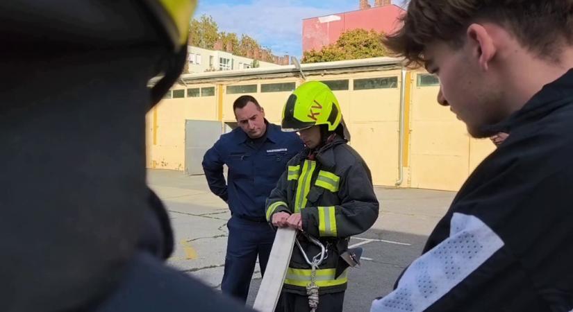 A tűzoltóságon is végezhetnek közösségi szolgálatot a középiskolások