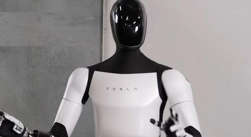 Lebukott a Tesla: Távolról irányította Optimus robotját egy ember