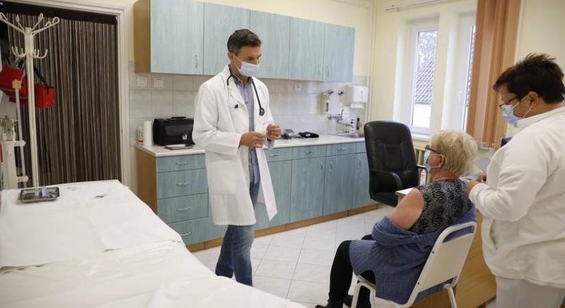 Ezeken a napokon szünetelni fog a háziorvosi ellátás – csak az ügyeletek működnek