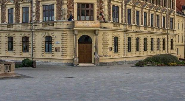 Különös objektumok emelkedtek a zalai városban, mindenki a csodájukra jár