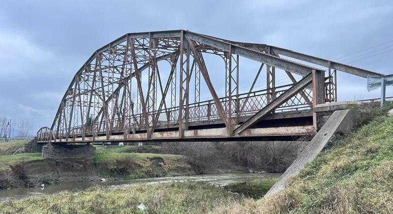Százéves közúti hidat fenyeget az azonnali összeomlás veszélye