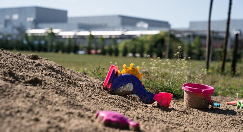 A civilek szerint törvénytelenül működik a gödi Samsung akkugyár