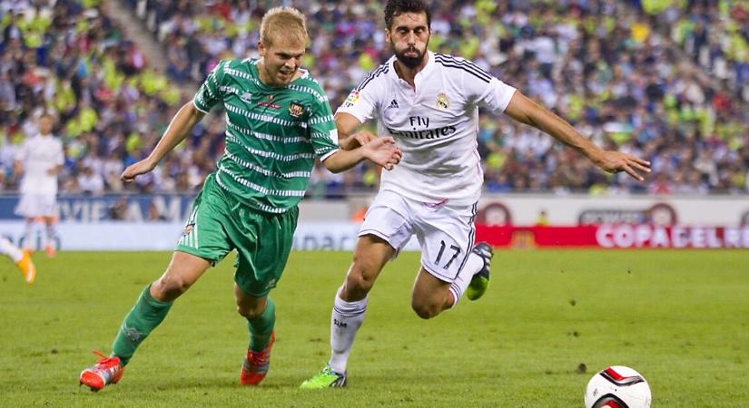 A Liverpool korábbi sztárja válthatja a kispadon a kirúgás szélére került Xabi Alonsót Madridban